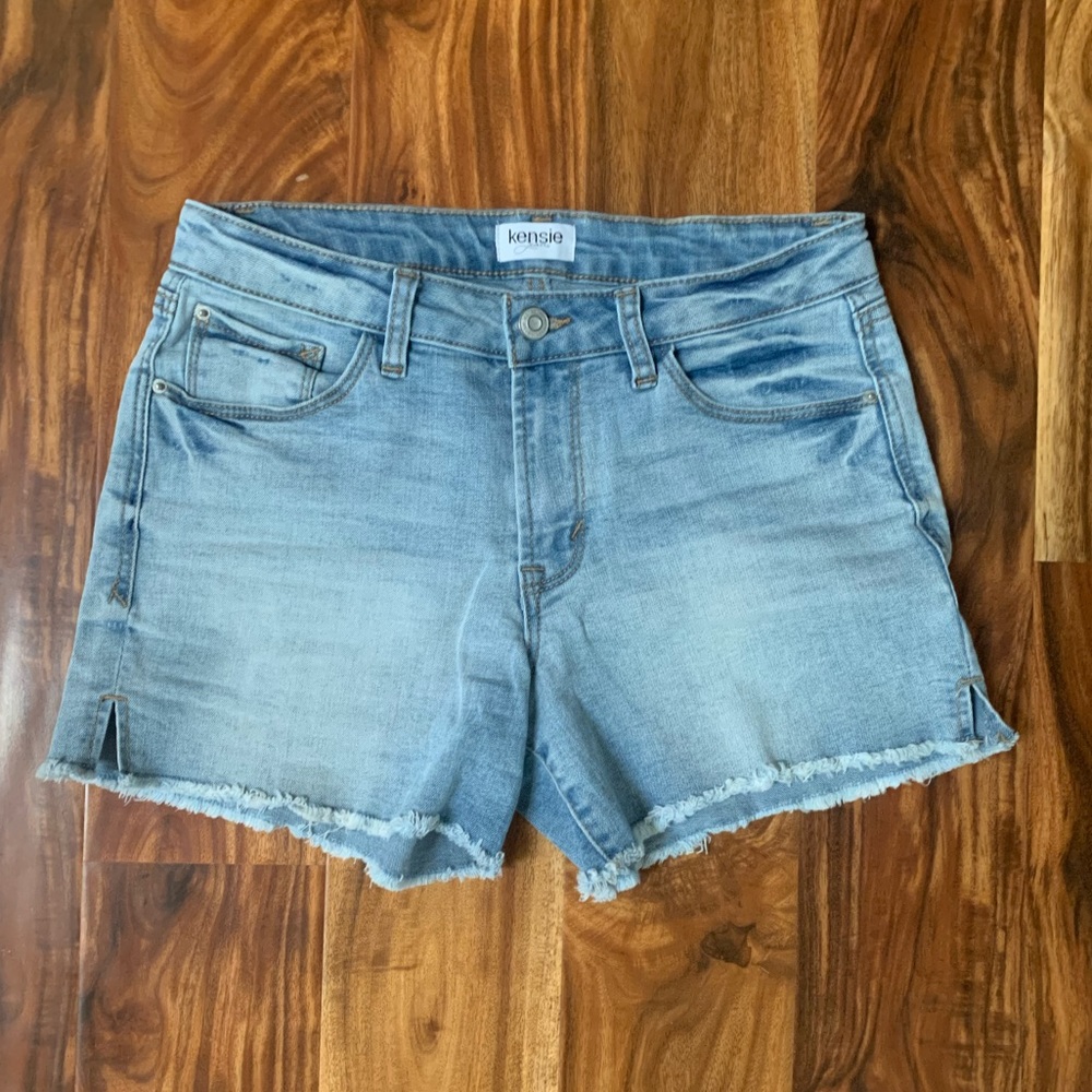 Kensie Denim Shorts - size 2/26